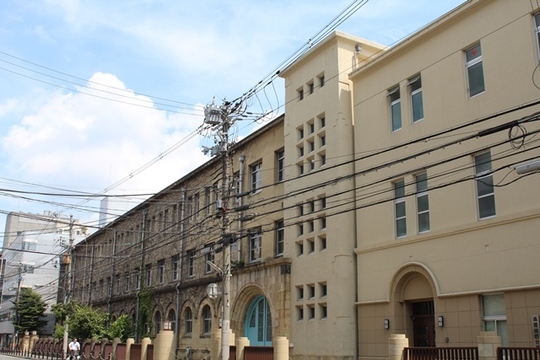 旧京都市立成徳中学校: 近代建築を訪ねて（近代建築・近代化遺産
